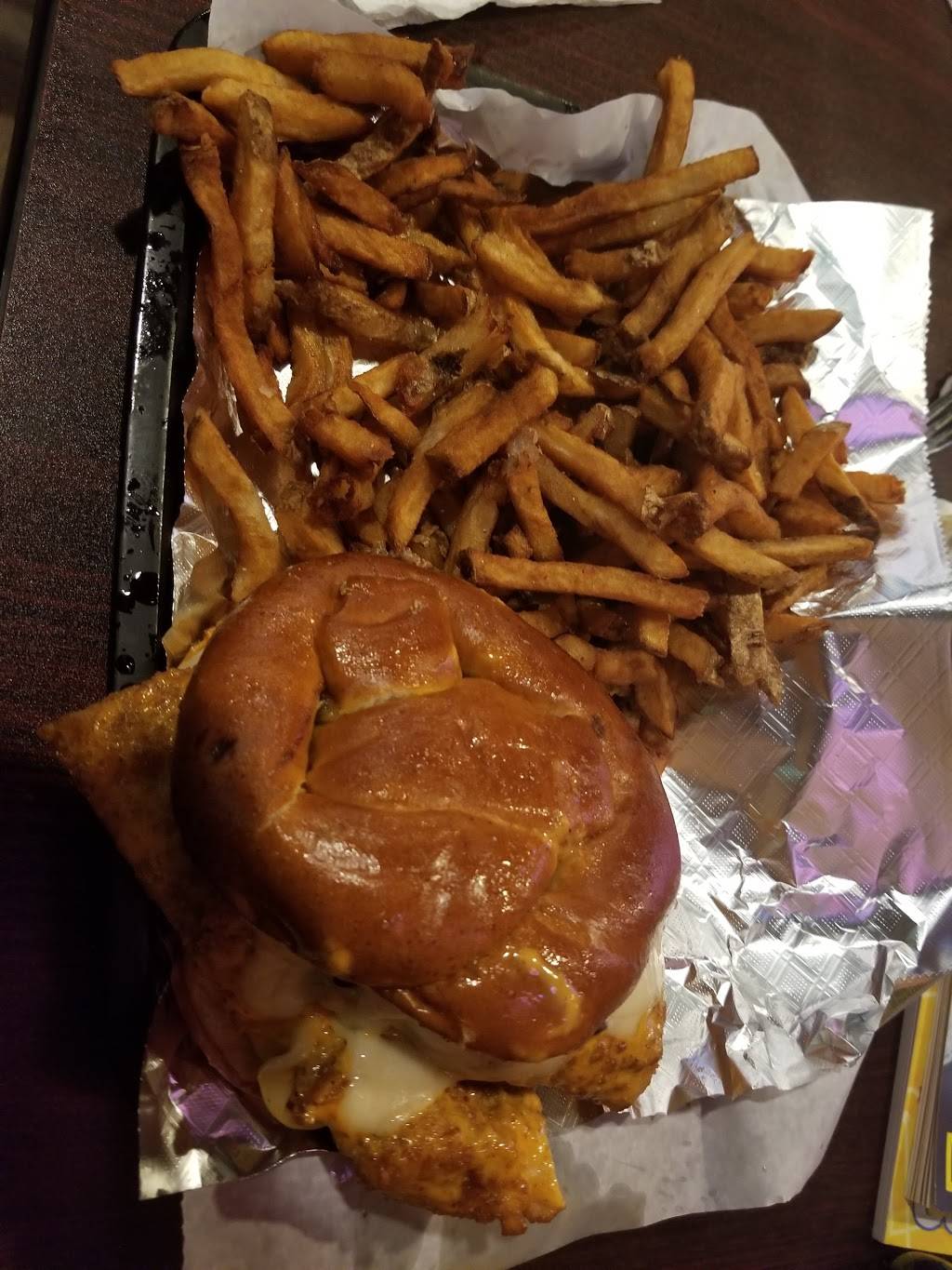 #8 Tavern | restaurant | 4 Grove St, McAdoo, PA 18237, USA | 5709261808 OR +1 570-926-1808