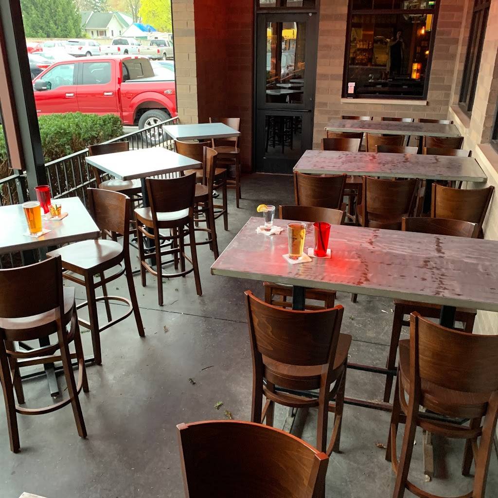 Renshaw Lounge | restaurant | 210 E 14 Mile Rd, Clawson, MI 48017, USA | 2486163016 OR +1 248-616-3016