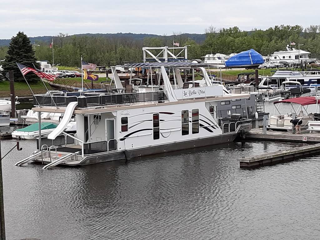 Winneshiek Bar & Grill | restaurant | 32785 Co Rd K, Prairie du Chien, WI 53821, USA | 6083261068 OR +1 608-326-1068