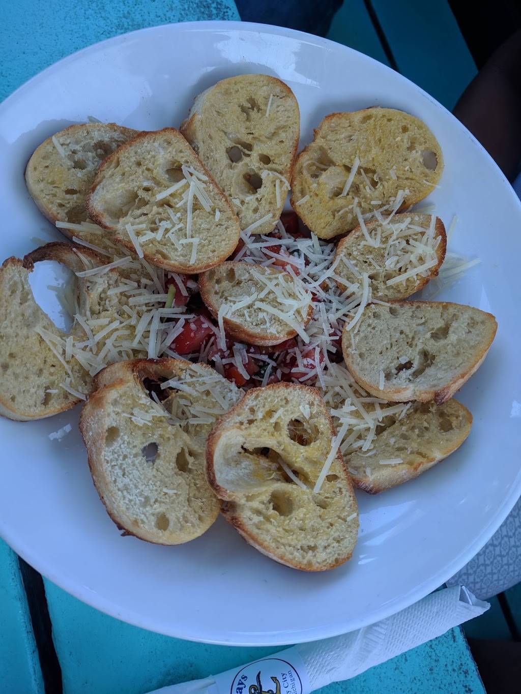 Castaways | restaurant | 3940 Boy Scout Rd, Bay City, MI 48706, USA | 9896863558 OR +1 989-686-3558