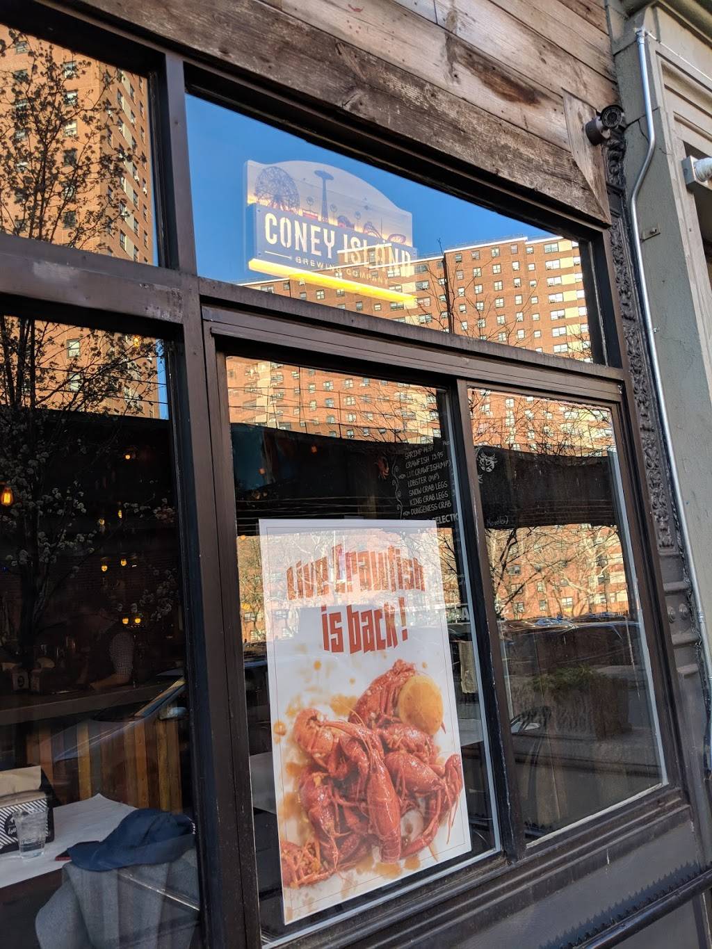 Loui Loui | restaurant | 3147 Broadway, New York, NY 10027, USA | 2122226608 OR +1 212-222-6608