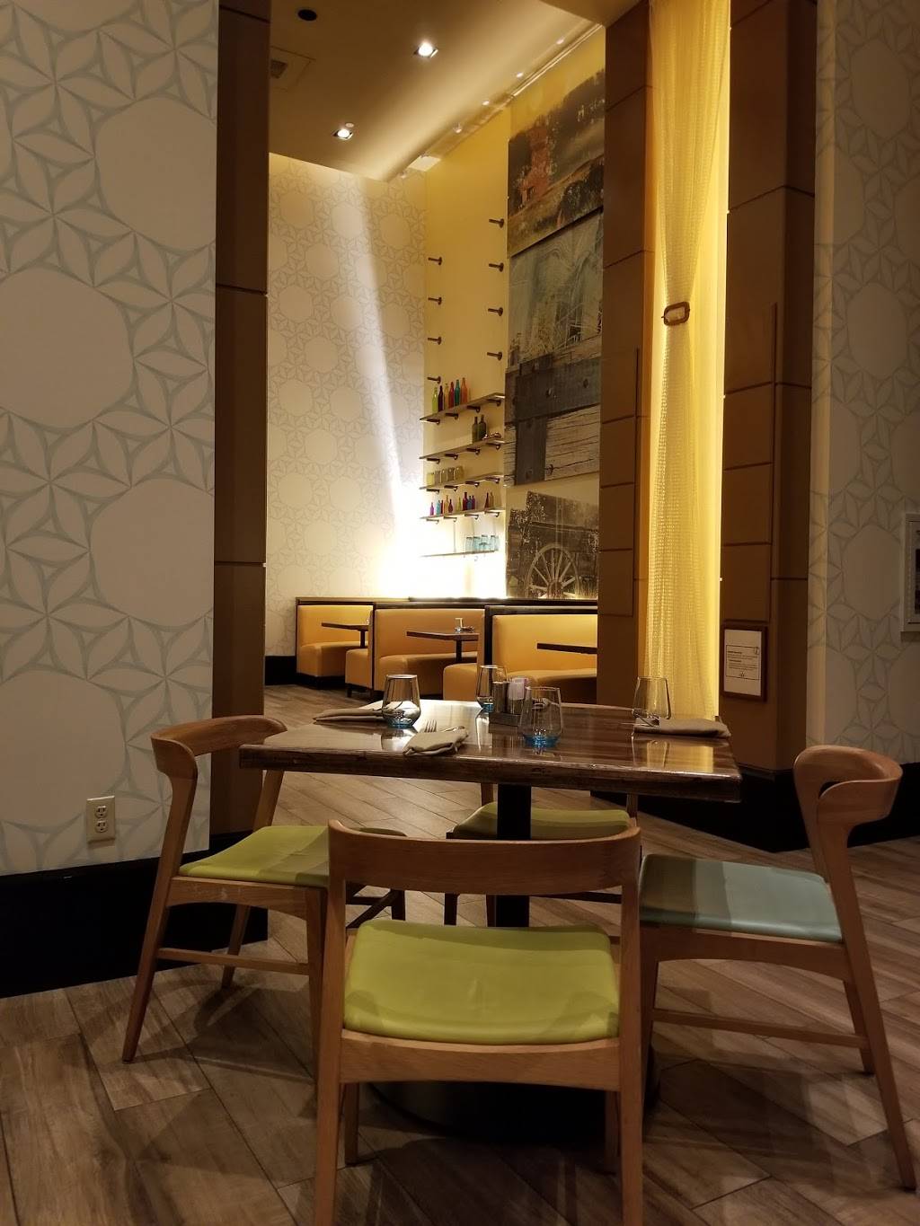 Dellas Kitchen | restaurant | 3940 Las Vegas Blvd S Delano, Las Vegas, NV 89119, USA | 7026329250 OR +1 702-632-9250