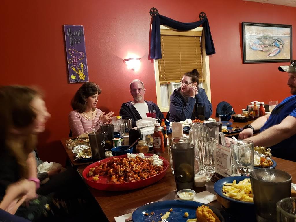 Me-Maws Cajun Cuisine | restaurant | 2606 N Alex Plaisance Blvd, Golden Meadow, LA 70357, USA | 9854756353 OR +1 985-475-6353