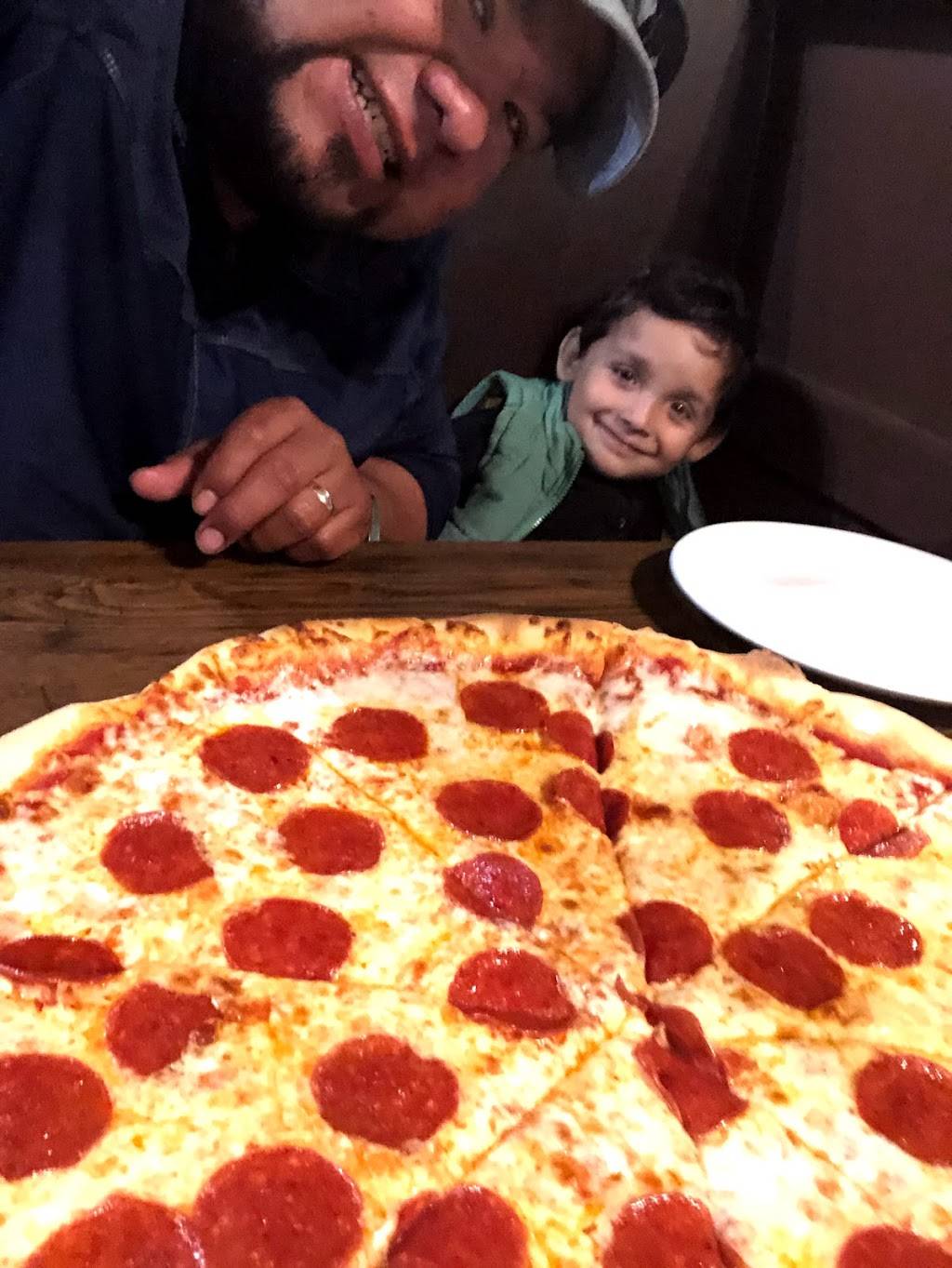 Napolis | restaurant | 110 W Ennis Ave, Ennis, TX 75119, USA | 9728758003 OR +1 972-875-8003