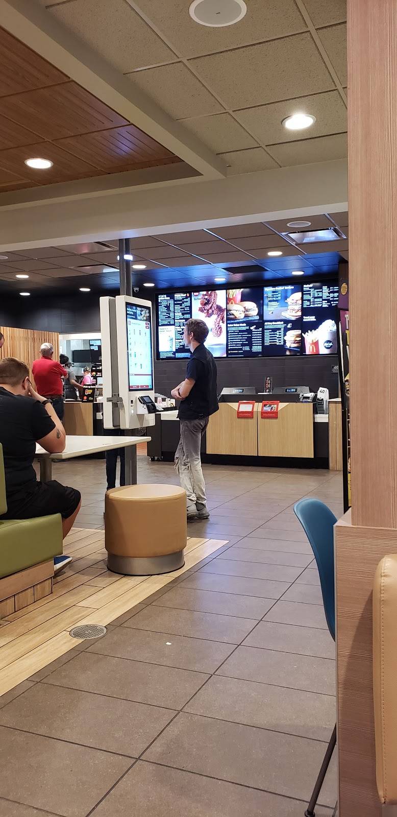 McDonalds | cafe | 199 Spencer Rd, St Peters, MO 63376, USA | 6364778220 OR +1 636-477-8220