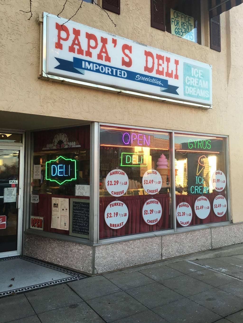 Papas Deli | restaurant | 119 W Joliet St, Crown Point, IN 46307, USA | 2196639745 OR +1 219-663-9745