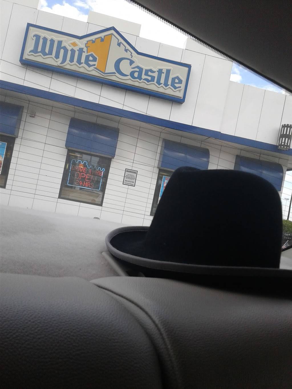 White Castle | restaurant | 2209 S Cicero Ave, Cicero, IL 60804, USA | 7086564884 OR +1 708-656-4884