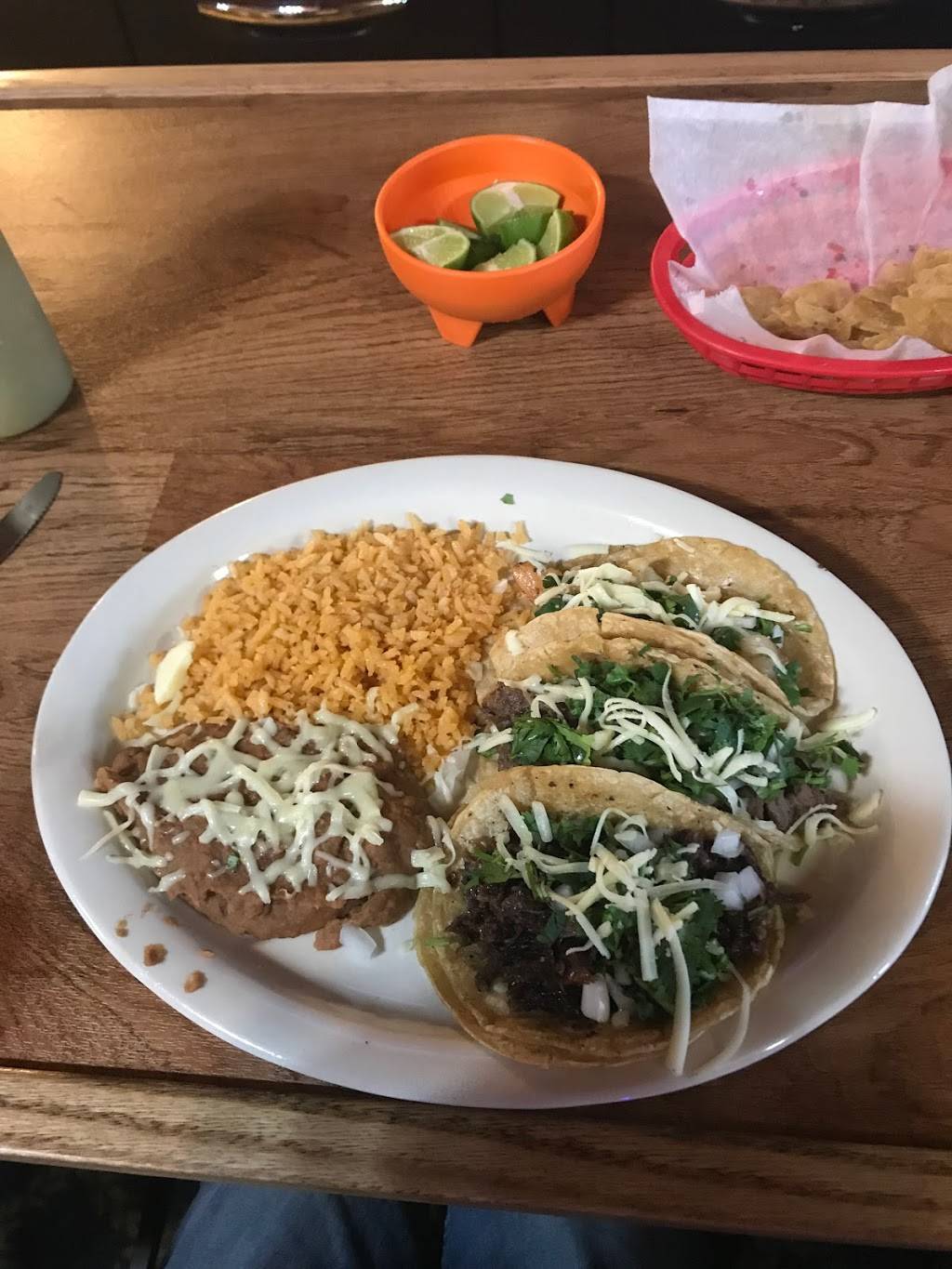 Tampicos mexican grill | restaurant | 901 W 4th St, Mishawaka, IN 46544, USA | 5749312933 OR +1 574-931-2933