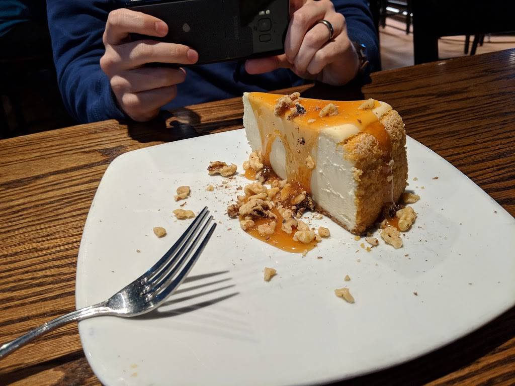 Sedona Taphouse | restaurant | 198 E Big Beaver Rd, Troy, MI 48083, USA | 2484226167 OR +1 248-422-6167