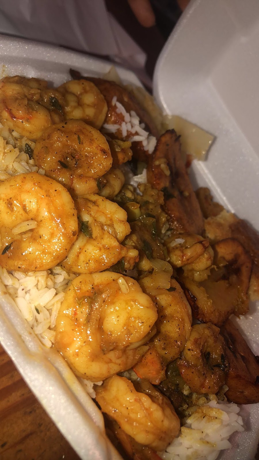 Lanas Jamaica House Cafe | restaurant | 7700 W Fairfield Dr, Pensacola, FL 32506, USA | 8504532144 OR +1 850-453-2144