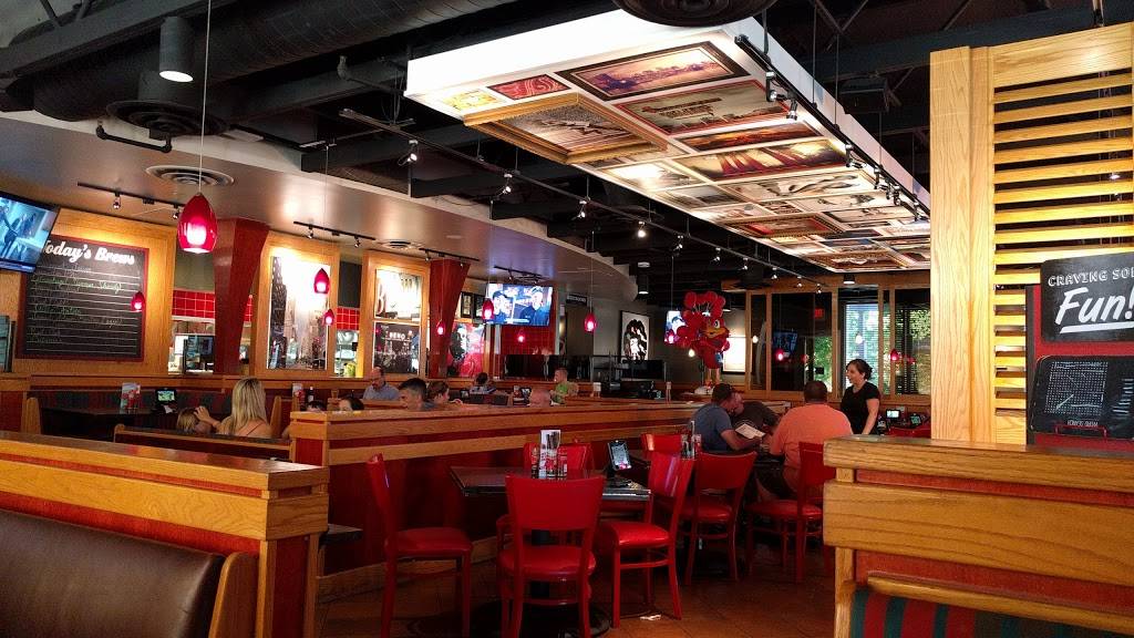 Red Robin Gourmet Burgers and Brews | restaurant | 2260 Walnut St, Cary, NC 27511, USA | 9198545415 OR +1 919-854-5415