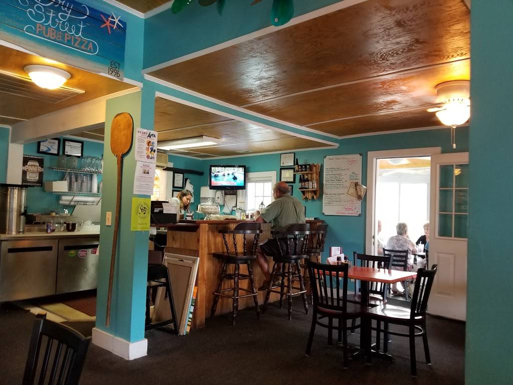 Dry Street Pub & Pizza | restaurant | 101 E Brown St, Southport, NC 28461, USA | 9104575994 OR +1 910-457-5994