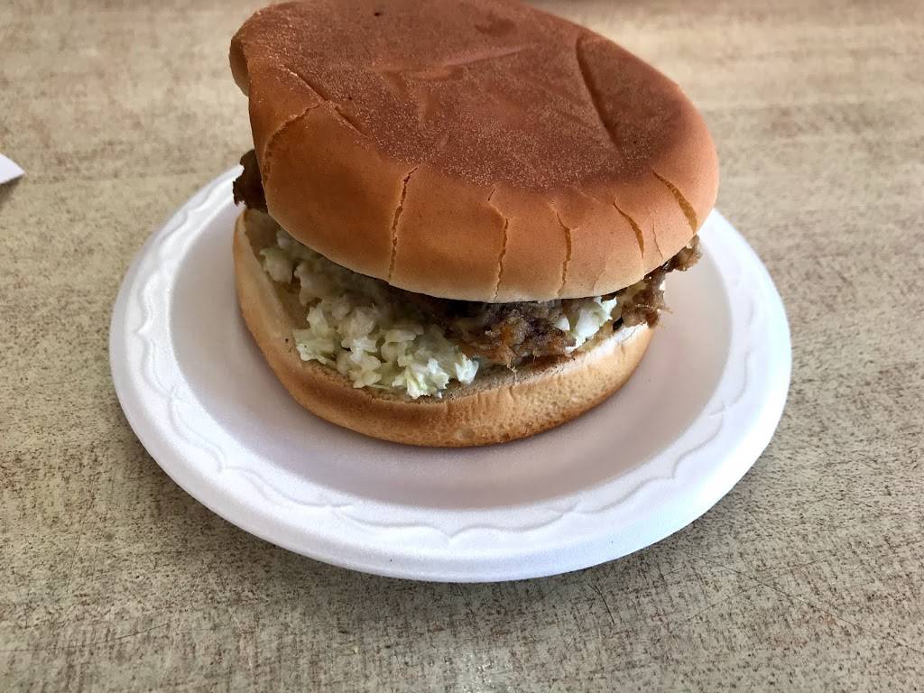 Pauls Place Famous Hotdogs | restaurant | 11725 US-117, Rocky Point, NC 28457, USA | 9106752345 OR +1 910-675-2345