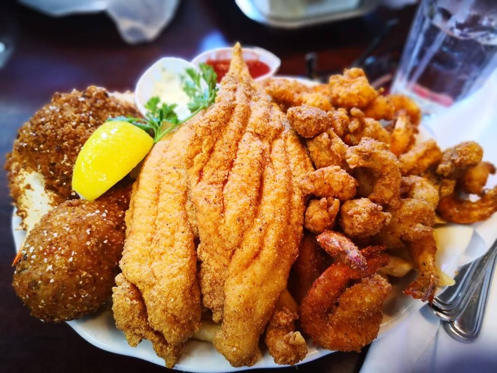 Pappadeaux Seafood Kitchen | restaurant | 1304 E Copeland Rd, Arlington, TX 76011, USA | 8175430544 OR +1 817-543-0544