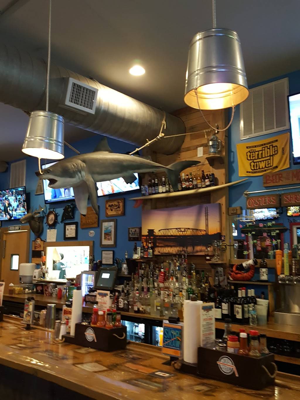 Shuckin Shack Oyster Bar | restaurant | 13460 NC-50 #101, Surf City, NC 28445, USA | 9108032037 OR +1 910-803-2037