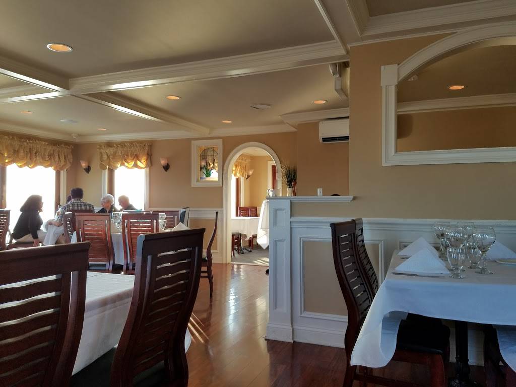 Antoinettas Restaurant | restaurant | 523 Cedar Run Dock Rd, West Creek, NJ 08092, USA | 6099789785 OR +1 609-978-9785