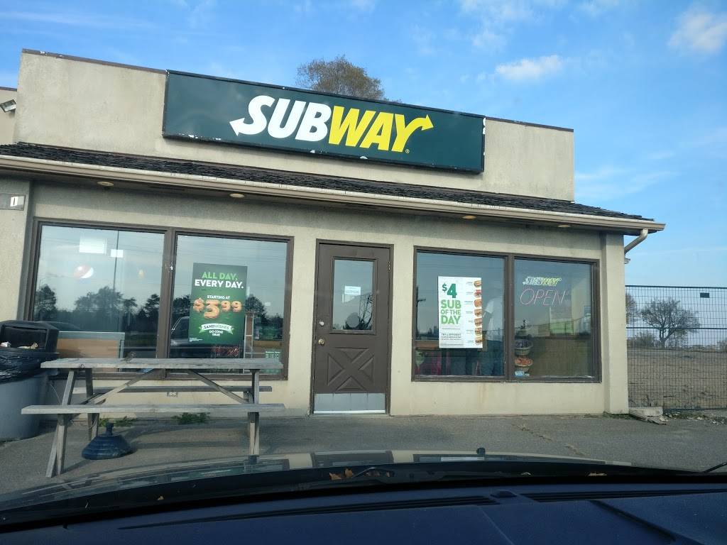 Subway | meal takeaway | 3311 N Service Rd, Vineland Station, ON L0R 2E0, Canada | 9055627749 OR +1 905-562-7749
