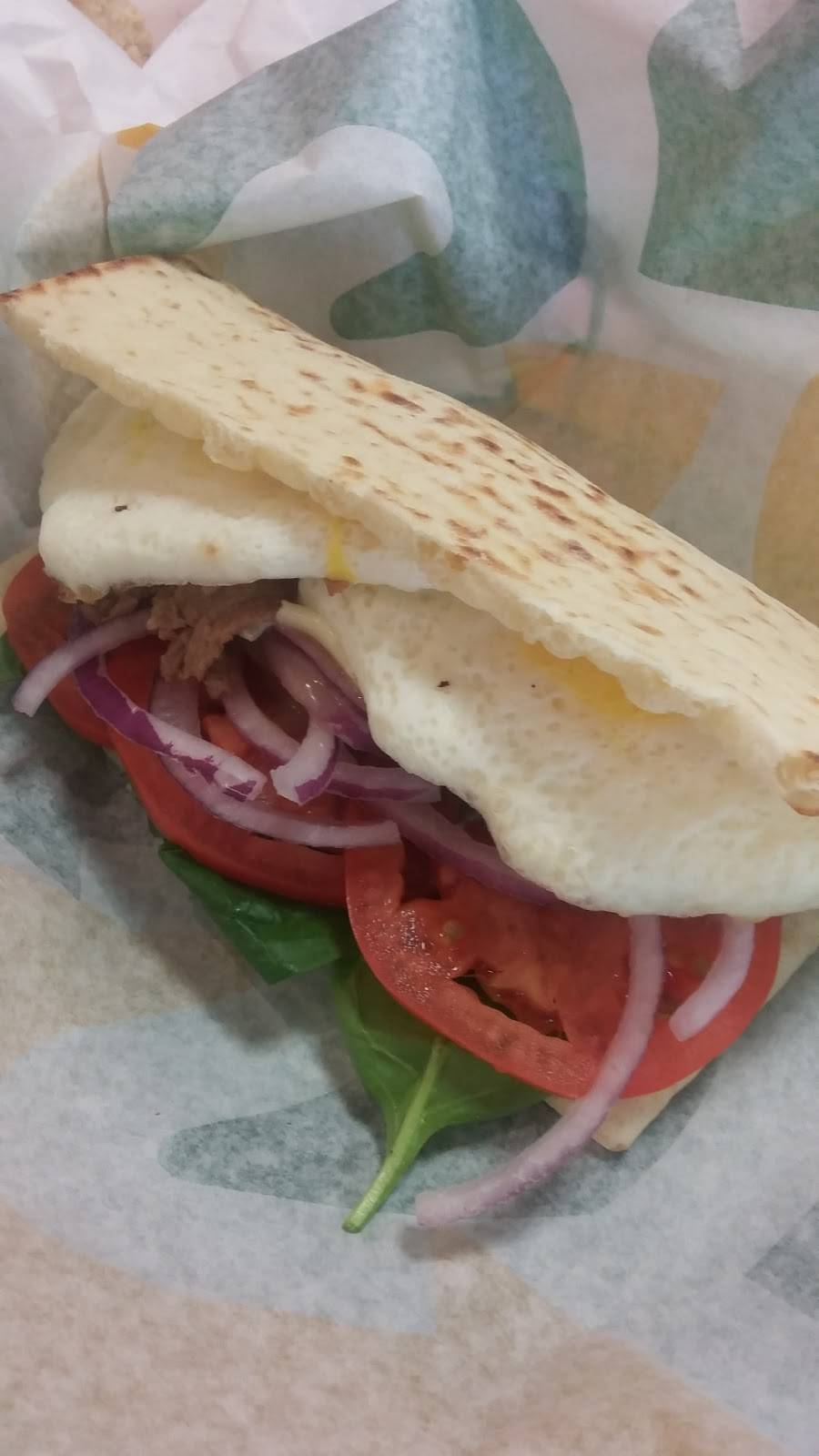 Subway | restaurant | 133 N Ventura Rd, Port Hueneme, CA 93041, USA | 8054880877 OR +1 805-488-0877