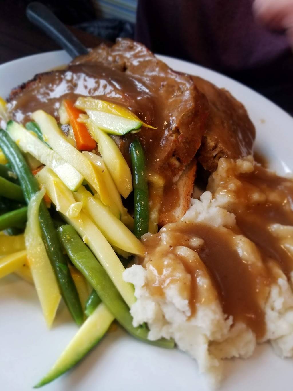 Pops Family Restaurant | restaurant | 134 Old Gate Ln, Milford, CT 06460, USA | 2038761210 OR +1 203-876-1210