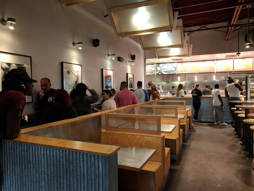 Chipotle Mexican Grill | restaurant | 2576 E Fowler Ave, Tampa, FL 33612, USA | 8139714360 OR +1 813-971-4360