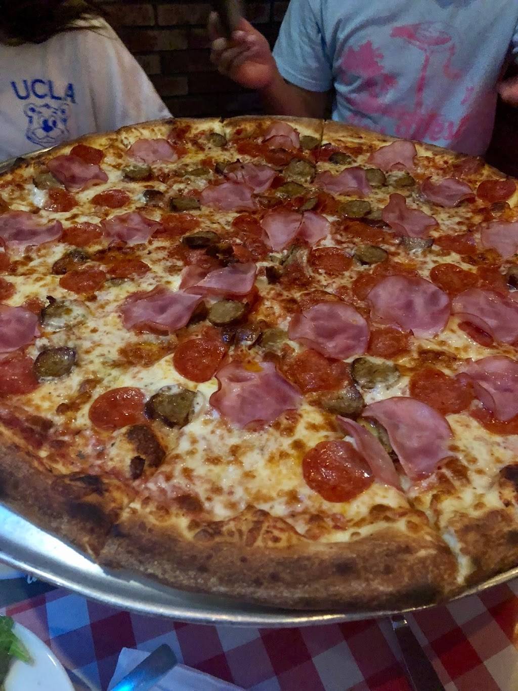 Enzos Pizza | meal delivery | 10940 Weyburn Ave, Los Angeles, CA 90024, USA | 3102083696 OR +1 310-208-3696