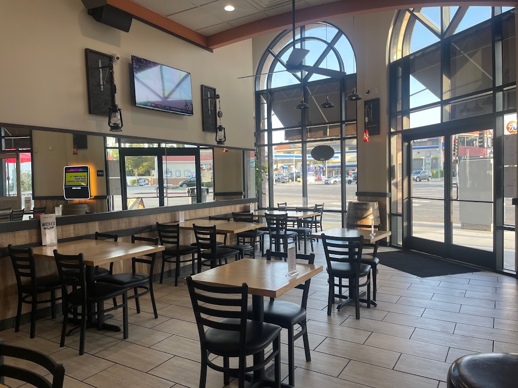 Wicked Cow Craft Kitchen | restaurant | 18507 Ventura Blvd, Tarzana, CA 91356, USA | 8185788914 OR +1 818-578-8914