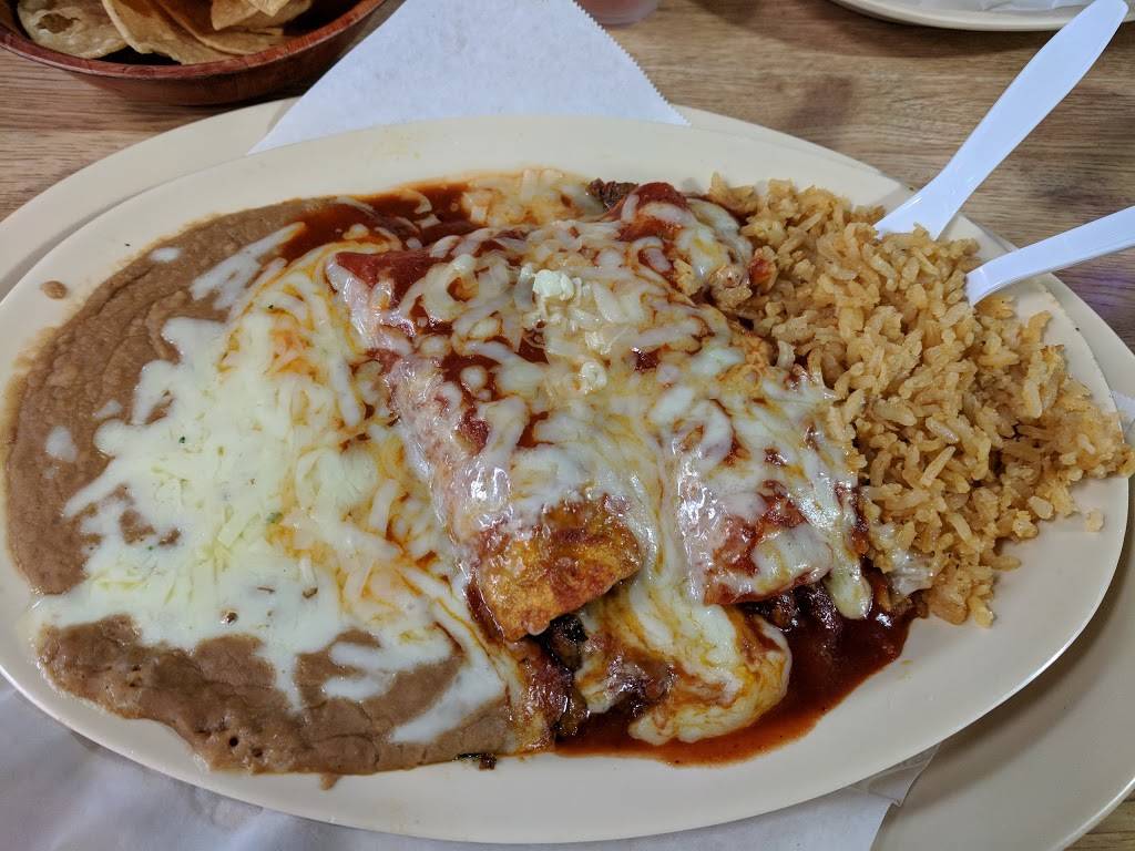 Taqueria Los Pericos | restaurant | 101 Pelton Center, San Leandro, CA 94577, USA | 5103527667 OR +1 510-352-7667