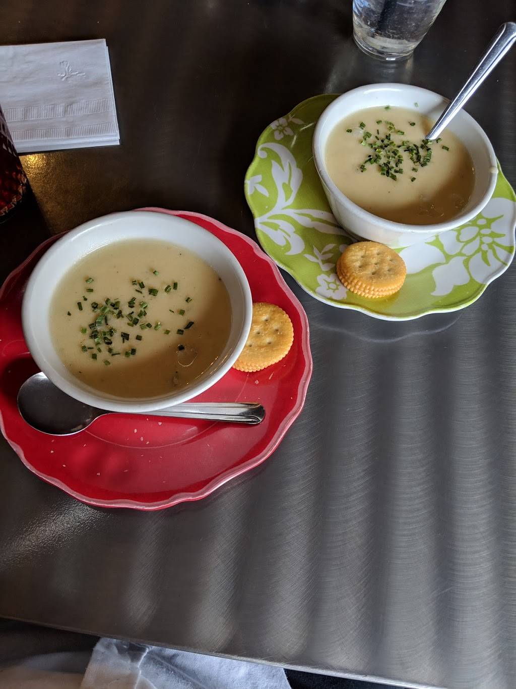 Chef Heathers | restaurant | 2476, 660 W Main St, Abingdon, VA 24210, USA | 2766983433 OR +1 276-698-3433