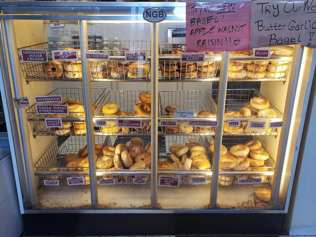 New Garden Bagels | bakery | 1577 New Garden Rd, Greensboro, NC 27410, USA | 3367630380 OR +1 336-763-0380