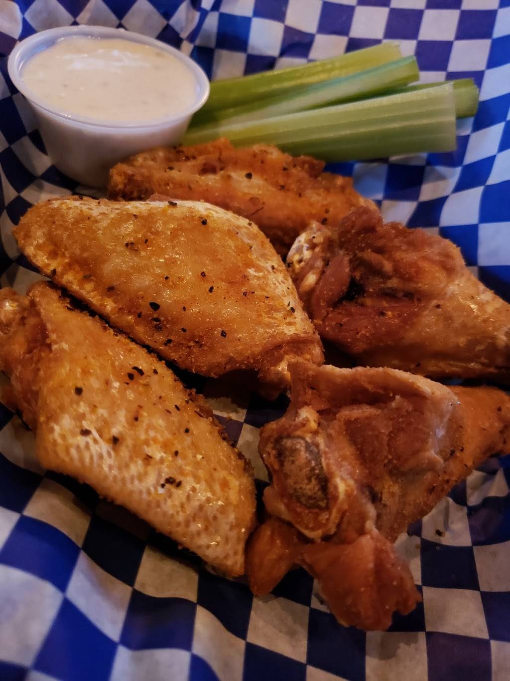 Hilltop Tap House | restaurant | 19878 Hilltop Rd, Parker, CO 80134, USA | 7202426224 OR +1 720-242-6224