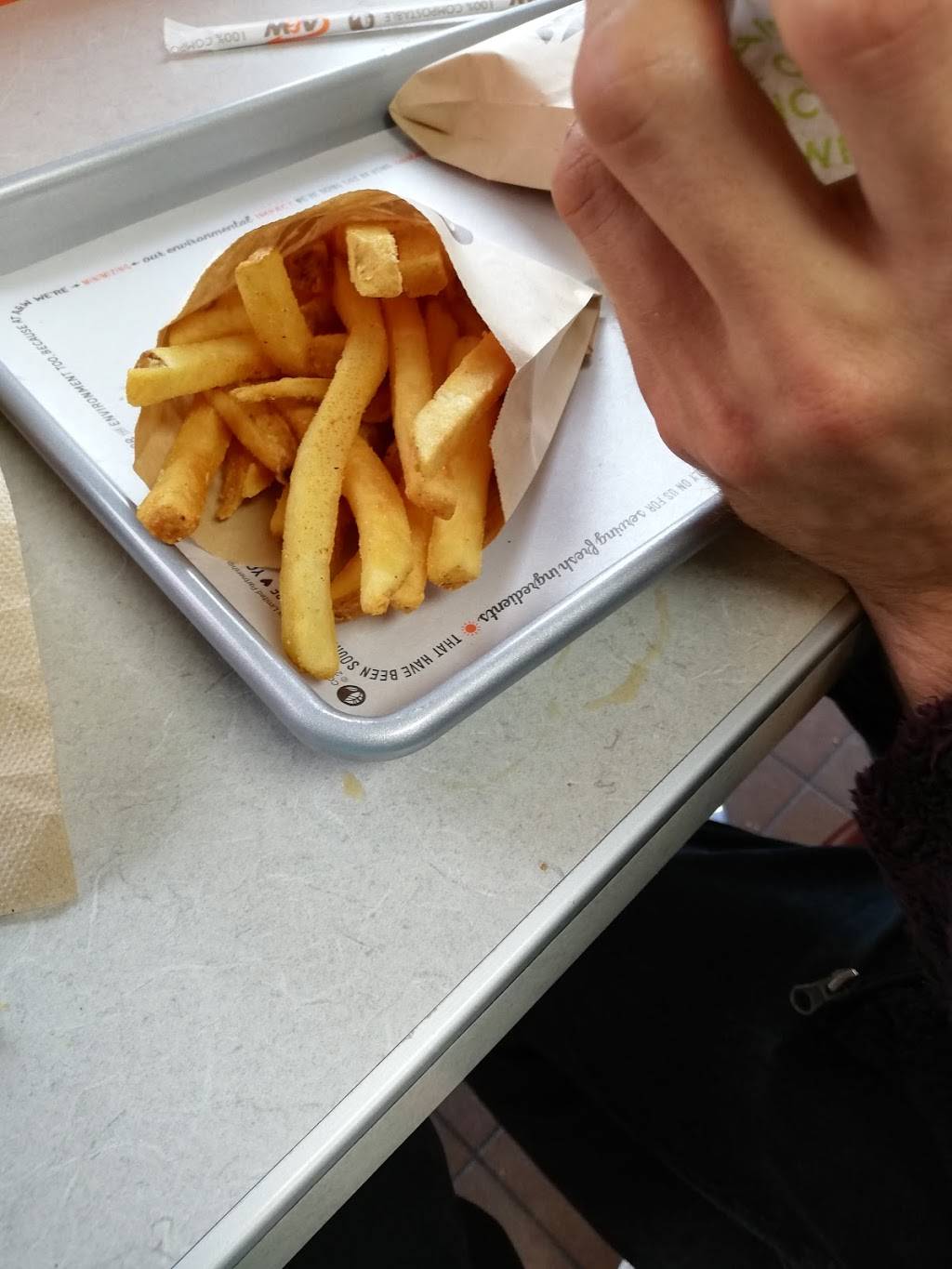 A&W Canada | restaurant | 221 Glendale Ave, St. Catharines, ON L2T 4C4, Canada | 9056410001 OR +1 905-641-0001