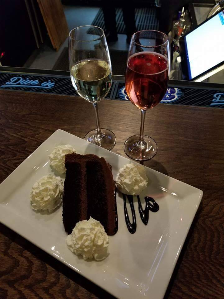 Red Red Wine Bar OC | restaurant | 12 48th St, Ocean City, MD 21842, USA | 4436646801 OR +1 443-664-6801