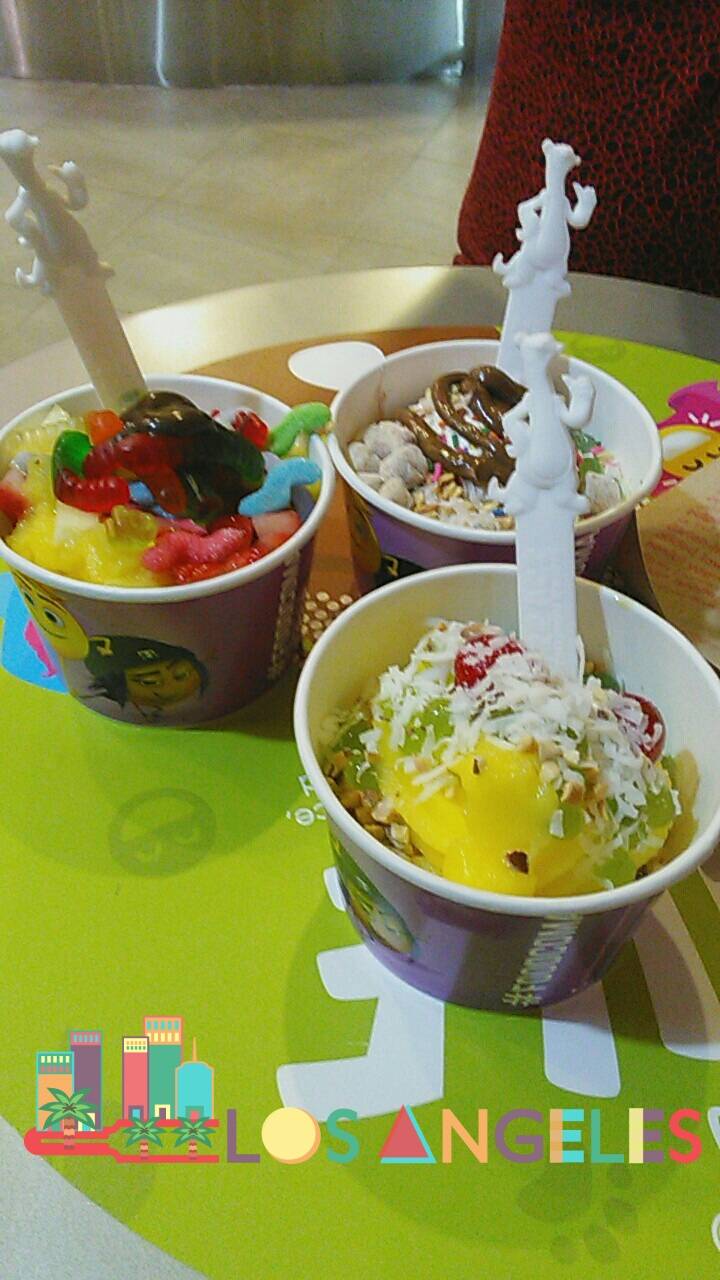 Menchies Frozen Yogurt | bakery | 6731 1, 2, Fallbrook Ave, West Hills, CA 91307, USA | 8187037300 OR +1 818-703-7300