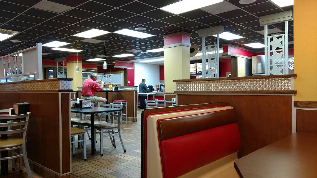 Hardees | restaurant | 3401 Plantation Rd NE, Roanoke, VA 24012, USA | 5405630992 OR +1 540-563-0992