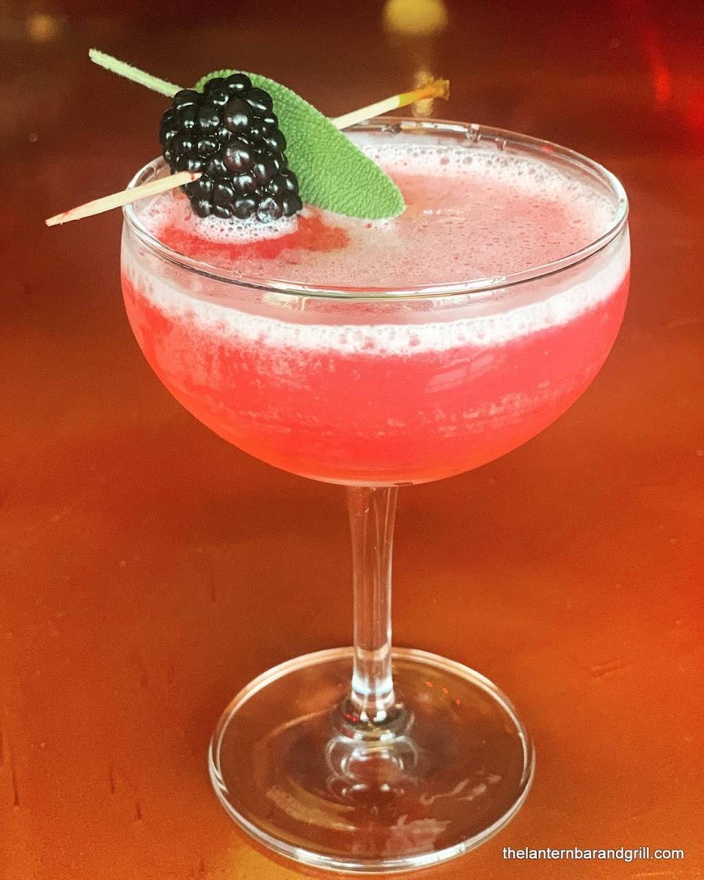 The Lantern Bar and Grill | restaurant | 455 North St, Pittsfield, MA 01201, USA | 4133449227 OR +1 413-344-9227