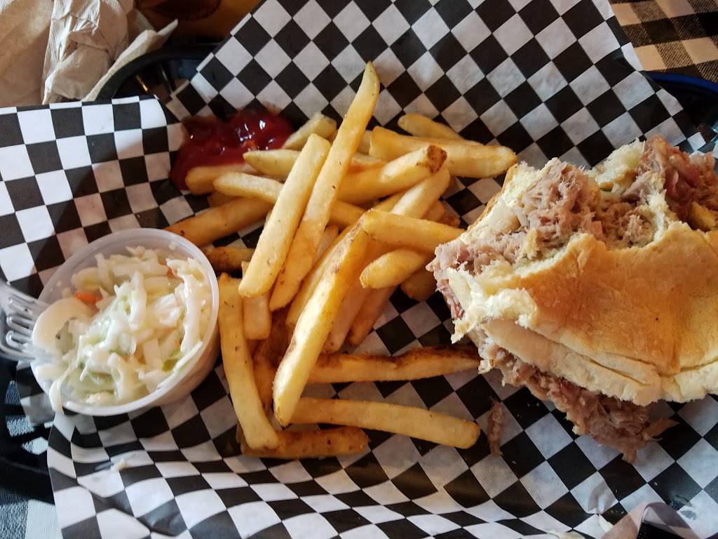 Bullies BBQ | restaurant | 3 Regency Pkwy, Hilton Head Island, SC 29928, USA | 8436867427 OR +1 843-686-7427