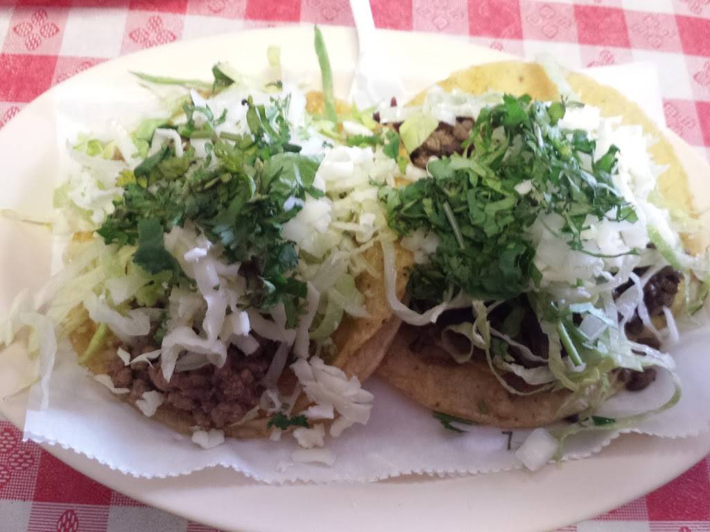 Juanitas Restaurant | restaurant | 9 L W Besinger Dr L, Carpentersville, IL 60110, USA | 8478361503 OR +1 847-836-1503