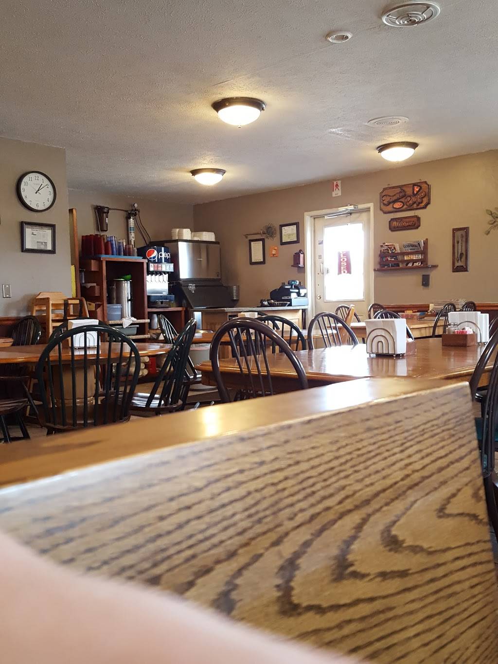 Ernies Pizza | restaurant | 508 S Adams St, Versailles, IN 47042, USA | 8126897480 OR +1 812-689-7480