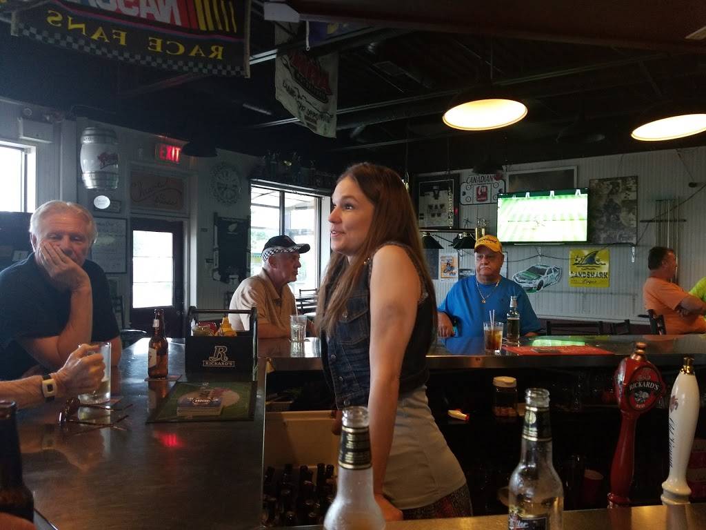 Lauzon Landing Sports Bar & Eatery | restaurant | 1545 Lauzon Rd, Windsor, ON N8S 3N4, Canada | 5199743387 OR +1 519-974-3387