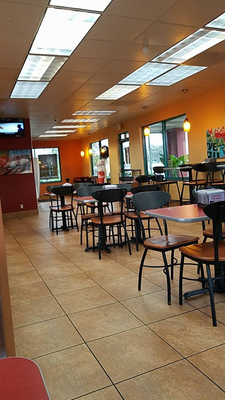Jack in the Box | restaurant | 2580 N Vineyard Ave, Oxnard, CA 93030, USA | 8054850773 OR +1 805-485-0773