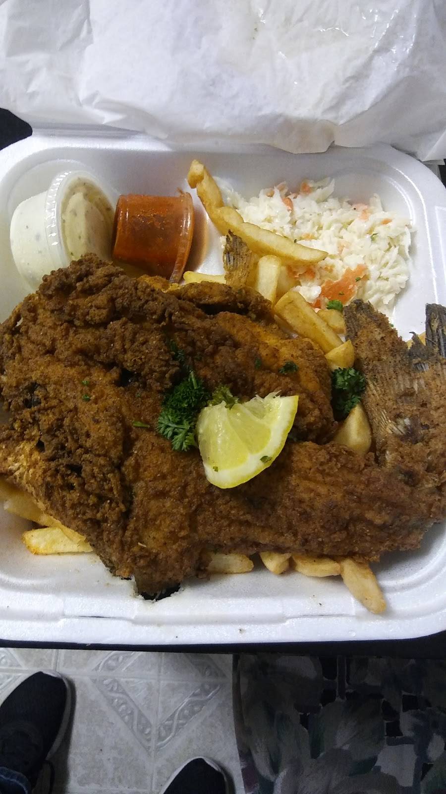 Sharks Seafood & Deli | restaurant | 3826 Lee Rd, Cleveland, OH 44128, USA | 2162951880 OR +1 216-295-1880