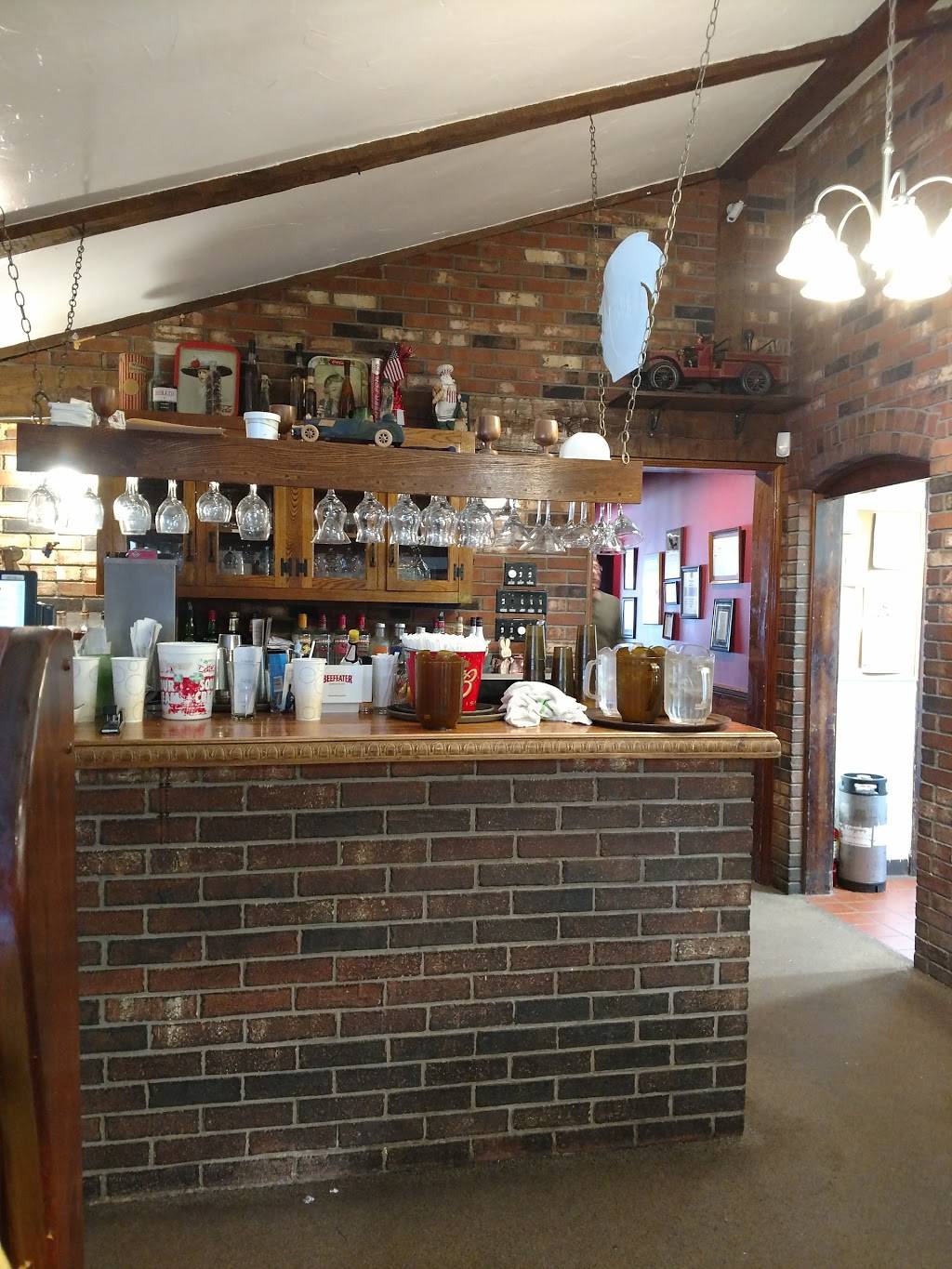 Four Leaf Clover | restaurant | 19 South St, Bernardston, MA 01337, USA | 4136489514 OR +1 413-648-9514