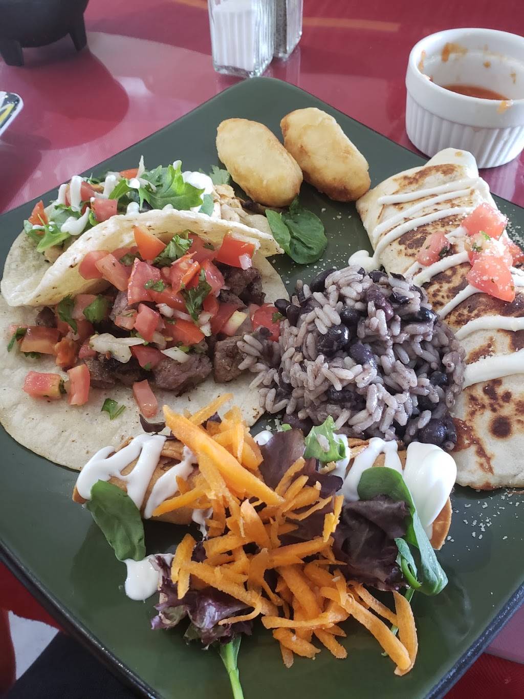 Casa Blanca Restaurant | restaurant | 1487 Dundas St, London, ON N5W 3B8, Canada | 5196013223 OR +1 519-601-3223