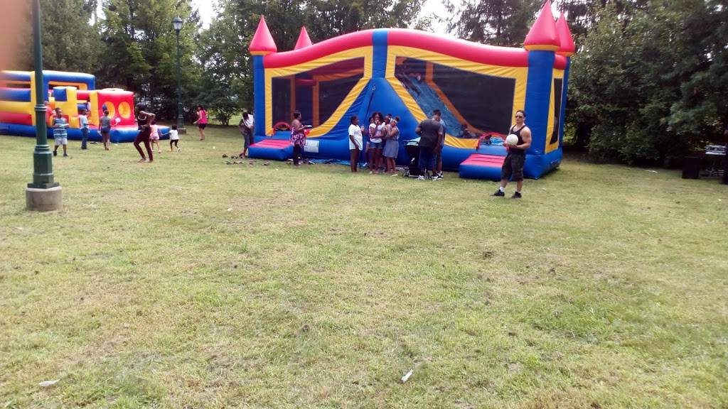 China Xpress | restaurant | 170 Selleck St, Stamford, CT 06902, USA | 2034067977 OR +1 203-406-7977