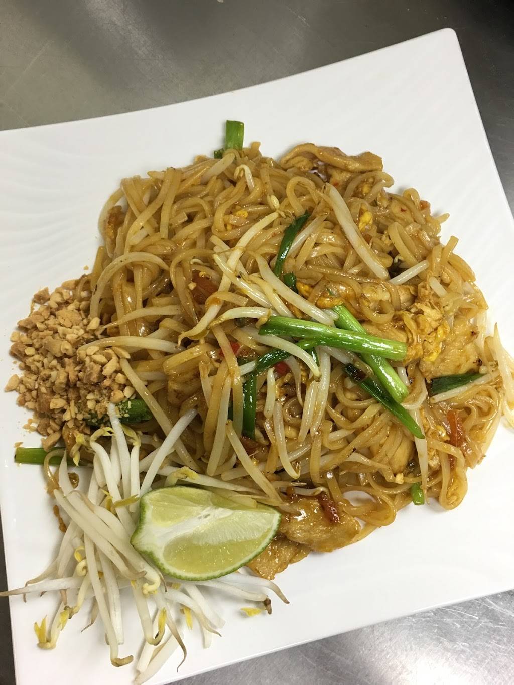 Ariya Thai Restaurant | restaurant | 4022 Central Ave NE, Columbia Heights, MN 55421, USA | 7632700328 OR +1 763-270-0328