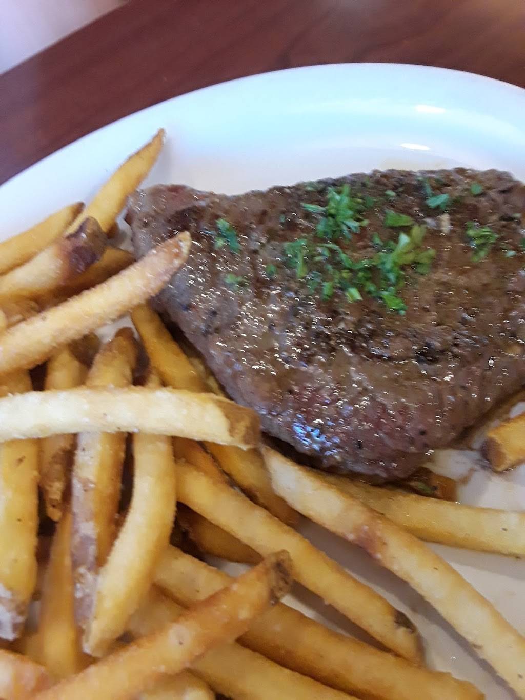 Ruby Tuesday | restaurant | 1764 US-31, Traverse City, MI 49686, USA | 2319389220 OR +1 231-938-9220