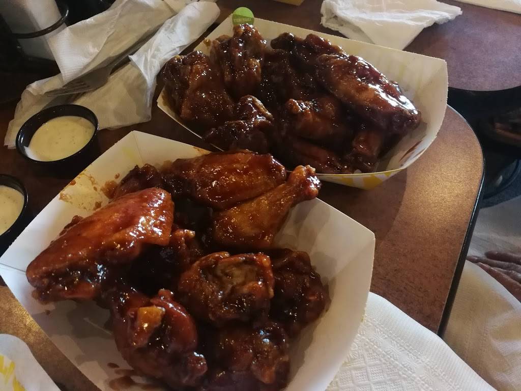 Buffalo Wild Wings | meal takeaway | 2001 US-45, Columbus, MS 39705, USA | 6622451171 OR +1 662-245-1171