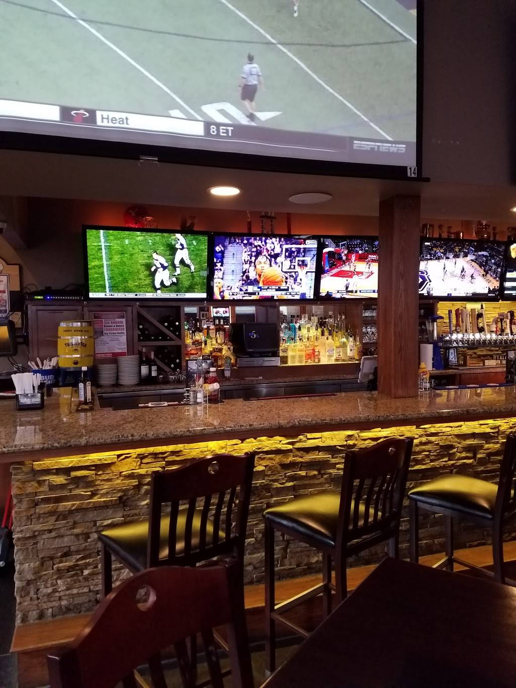 Mike & Denises Pizzeria & Pub | restaurant | 728 E Veterans Pkwy, Yorkville, IL 60560, USA | 6308829072 OR +1 630-882-9072