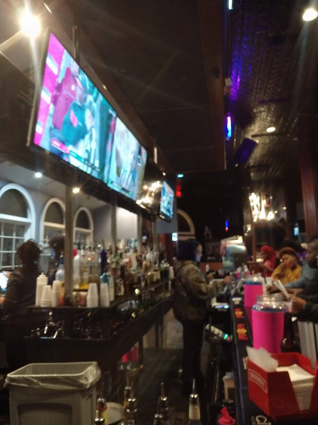 Vent Sports Lounge | restaurant | 12510 North Fwy, Houston, TX 77060, USA | 8329688590 OR +1 832-968-8590