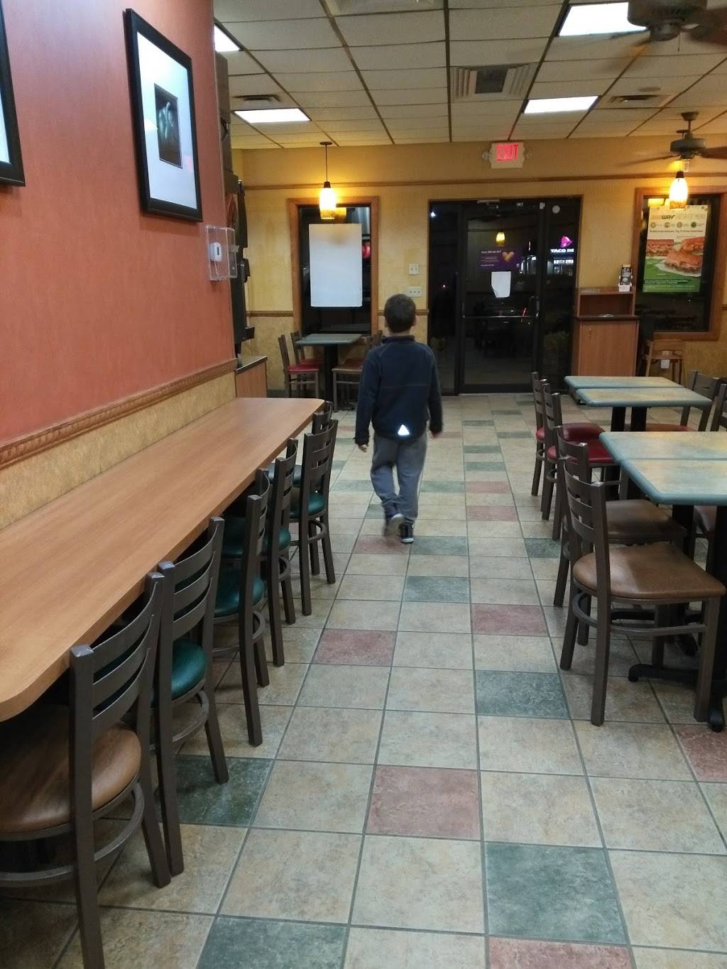 Subway | restaurant | 225 Western Ave, Augusta, ME 04330, USA | 2076221136 OR +1 207-622-1136